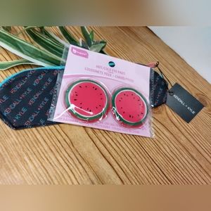 Kendall And Kyle Makeup Brush Case Bonus Hot And Cold Watermelon Eyepads
